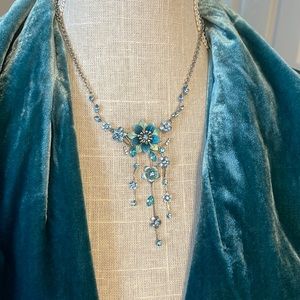 Rhinestone flower teal delicate unique necklace